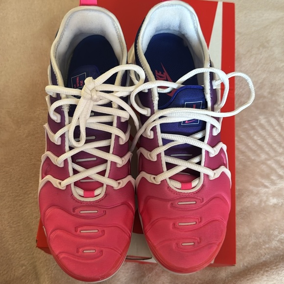 Women’s Nike W Air Vapormax Plus size 7.5 - Picture 2 of 6